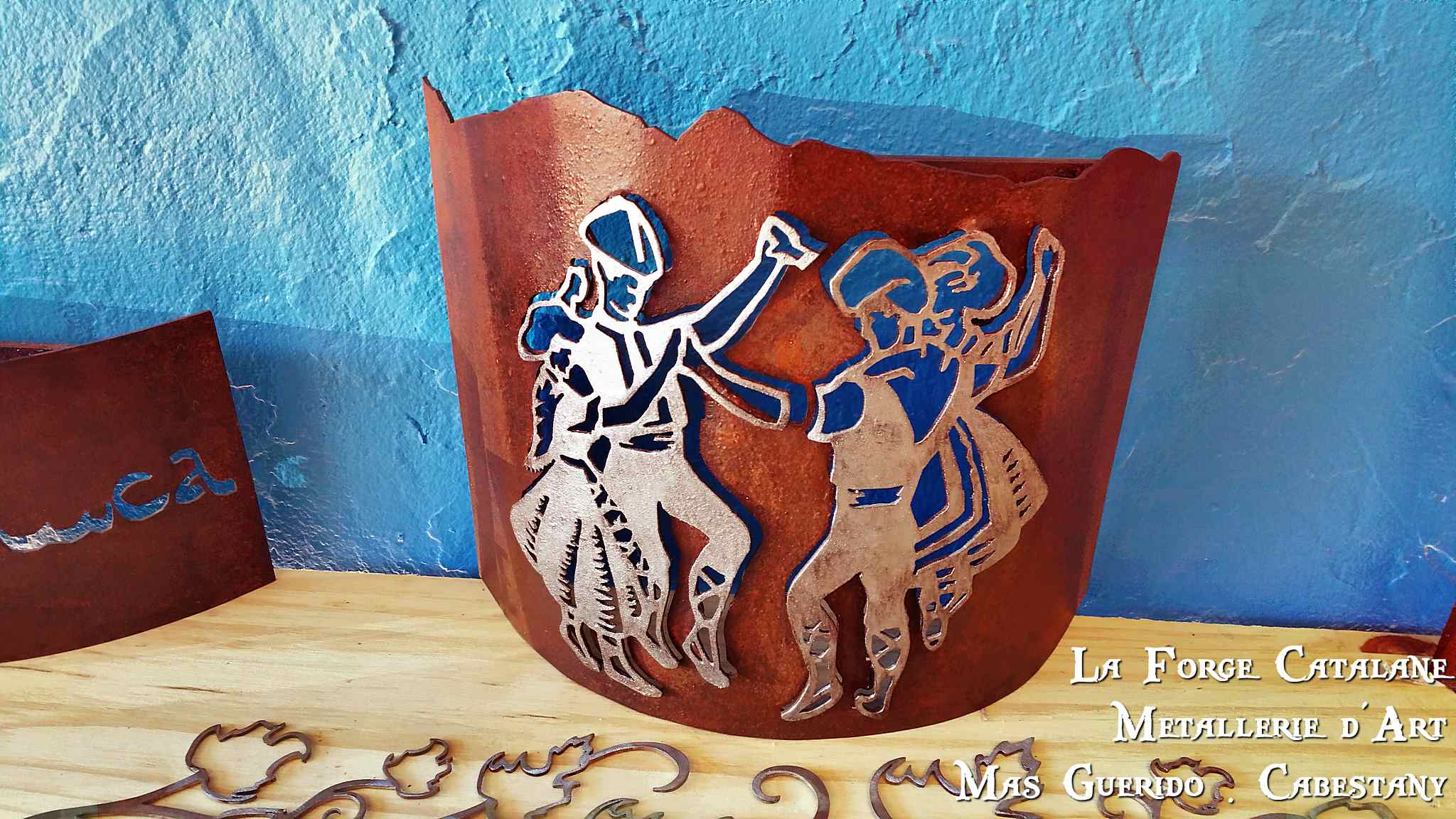 applique murale mobilier decoupe laser fer Forge Catalane Cabestany Sardane.jpg